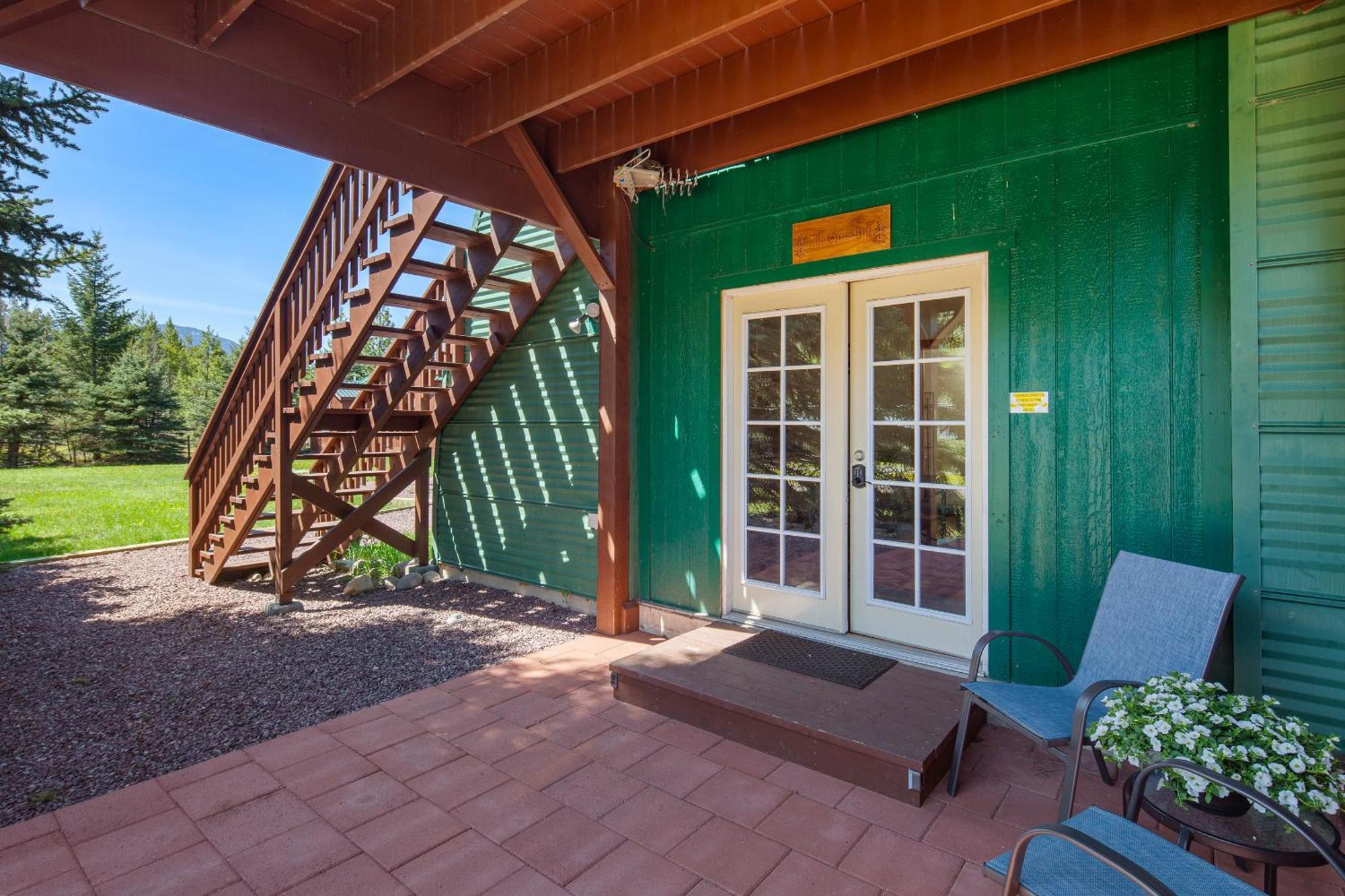 Sky Eco - Glacier General Store And Cabins Coram Esterno foto