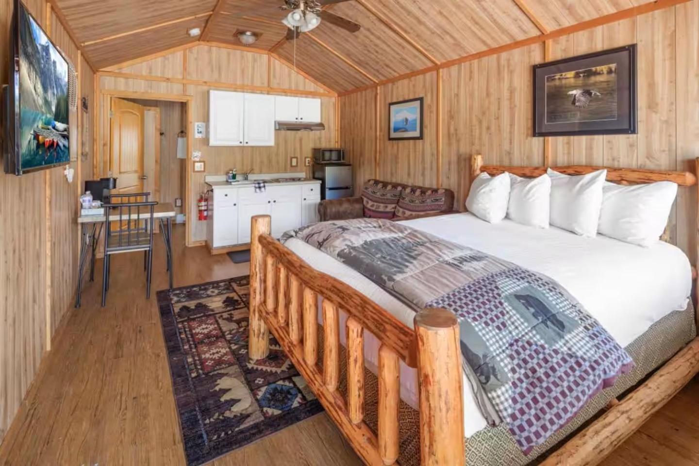 Sky Eco - Glacier General Store And Cabins Coram Esterno foto