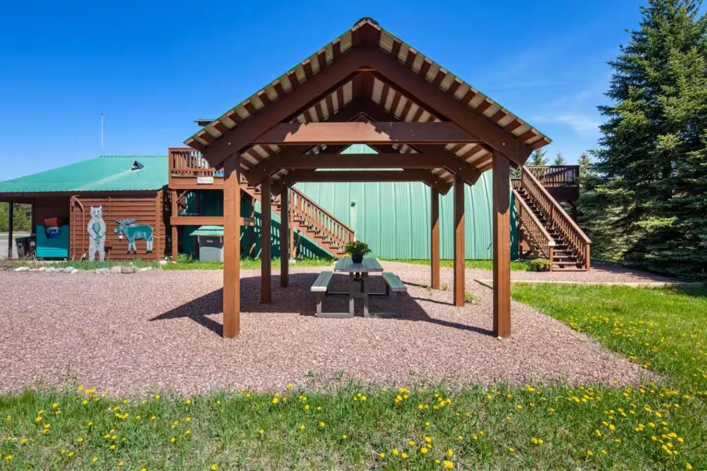 Sky Eco - Glacier General Store And Cabins Coram Esterno foto